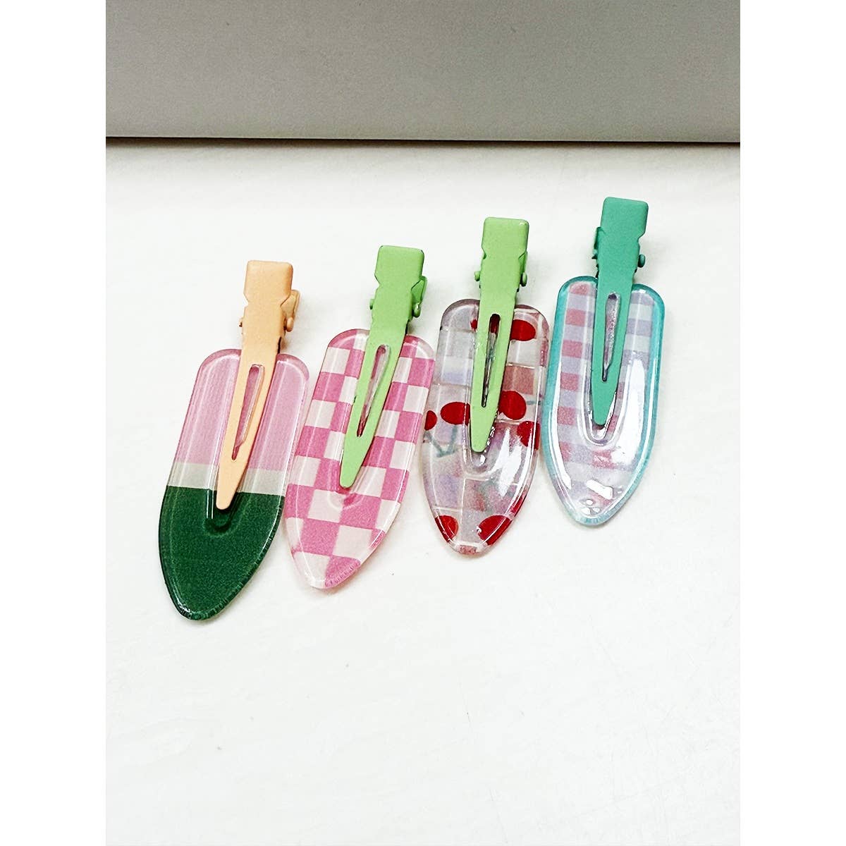 Creaseless Clips